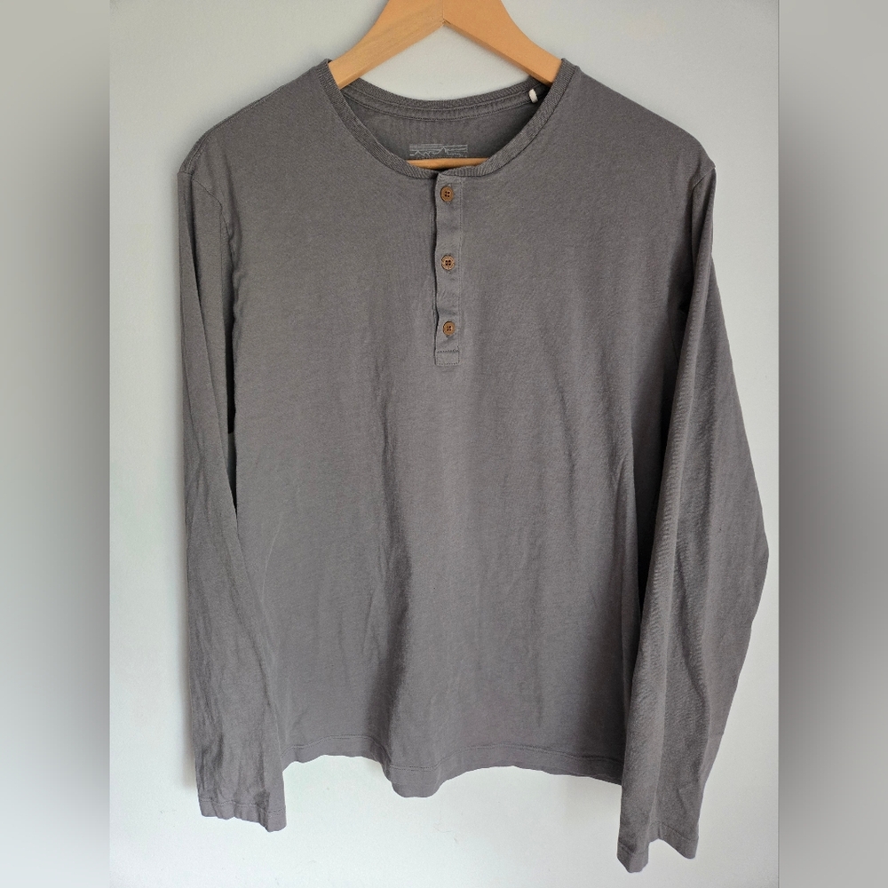 PATAGONIA Gray Long Sleeve Henley Shirt